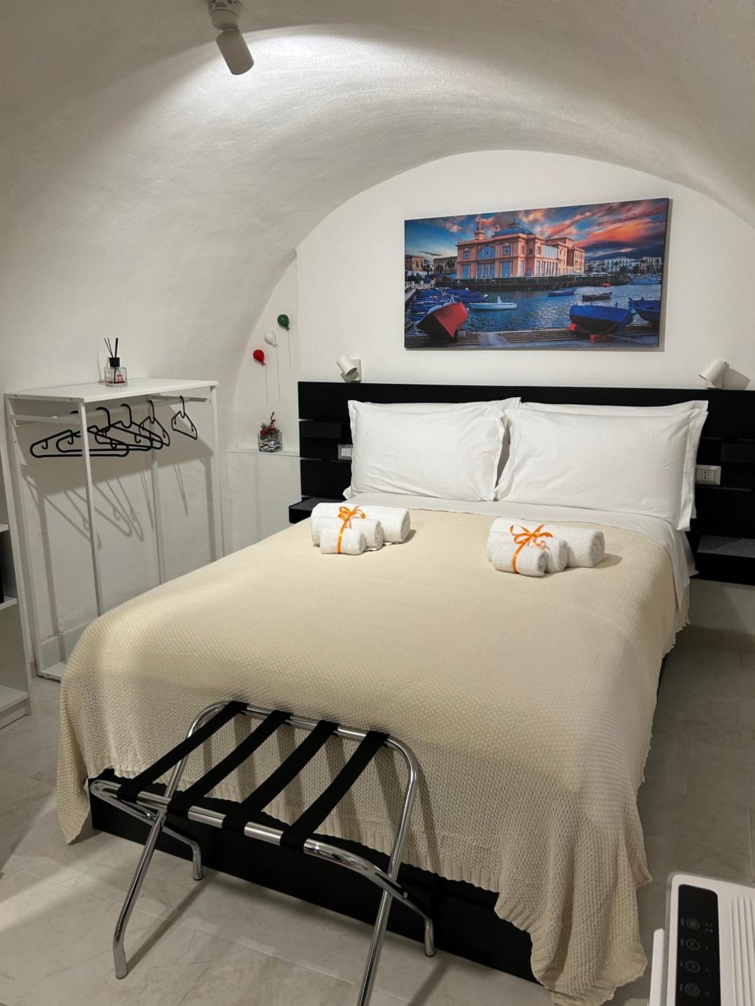 Cantovi Bari Bagian luar foto